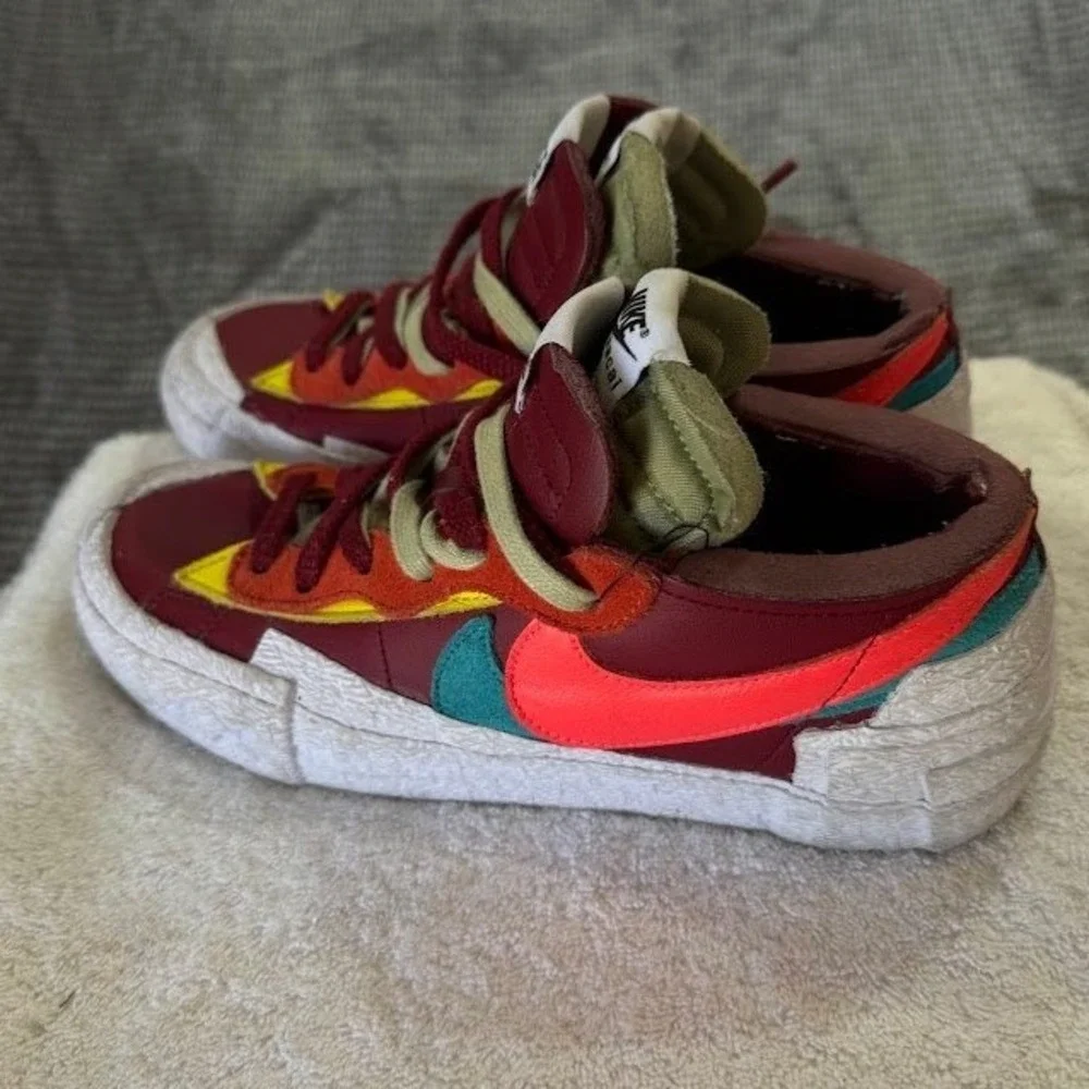 Kaws Sacai Nike Blazer Low Team Red Hot Lava Blue DM7901-600 Mens Sneakers 7.5